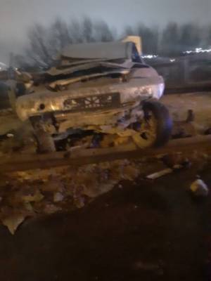 ДТП Череповца: столб неожиданно оказался возле капота авто