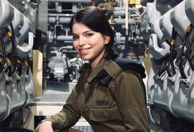 Женщины на борту ракетного корвета ВМС Израиля