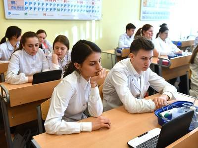 Мэрия Москвы опрашивает учителей и школьников о политике и митингах