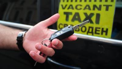 В трёх городах Коми заработало бесплатное "ковидное такси"