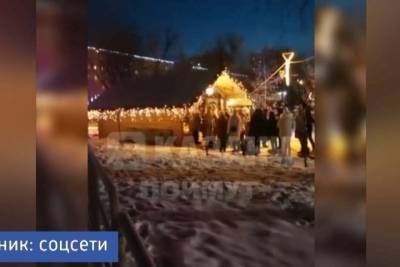 Жителей Дербышек в Казани беспокоит столпотворение возле дома Деда Мороза