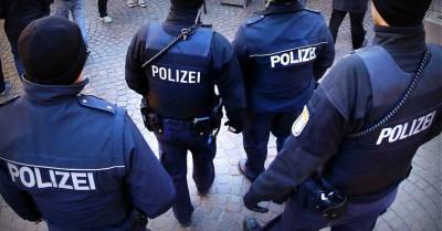 Германия: латвиец совершил кражу из супермаркета и, убегая, повредил машину скорой помощи