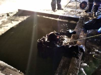 Тело погибшей женщины извлекли водолазы из Оки в Выксе