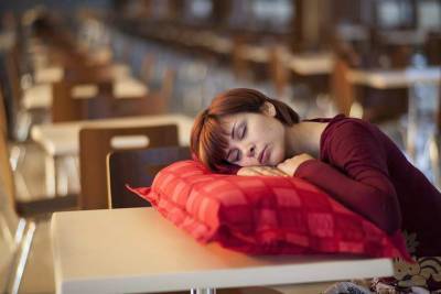 Китайские учёные объяснили вредное воздействие долгого дневного сна на сердце