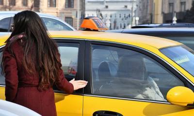 В Карелии девушка обокрала женщину-таксиста
