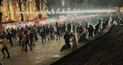 "Меры уже принимают": Алиханов — о толпах во время ярмарки на острове Канта