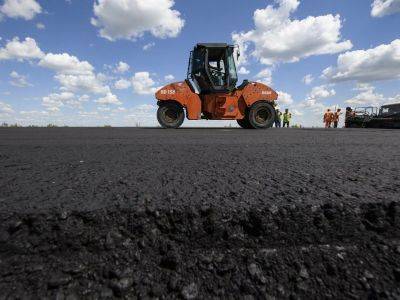 На Сахалине двух рабочих уволили за критику ремонта дороги