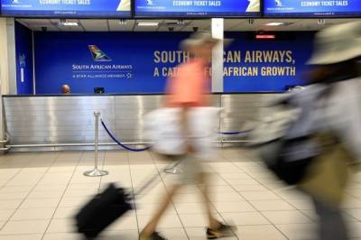 Четыре страны ввели запрет на прямые авиарейсы из ЮАР за последние сутки