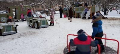 Власти Петрозаводска установили детскую площадку с "военной техникой"