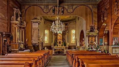 В Польше резко возросло отрицательное отношение к церкви