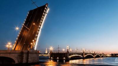 В ночь на 22 декабря разведут Троицкий мост