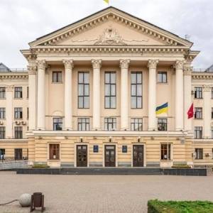 Кадровые вопросы и бюджет: онлайн-репортаж второй внеочередной сессии Запорожского горсовета