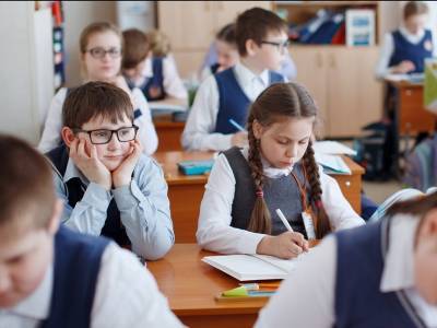 В мэрии Москвы опровергли рассылку политического опроса в школы – это РАНХиГС