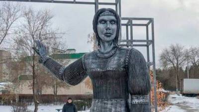 В Нововоронеже демонтируют жуткий памятник Аленке - newizv.ru - Нововоронеж