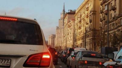 Москвичей предупредили о восьмибалльных пробках на дорогах