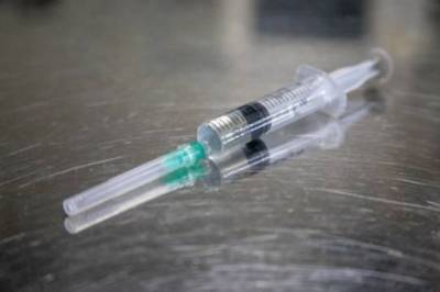 Обозначен срок начала вакцинации пожилых россиян от коронавируса