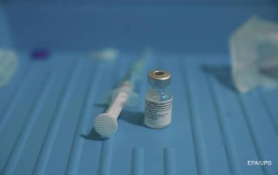Украина договаривается с Польшей насчет COVID-вакцины от ЕС