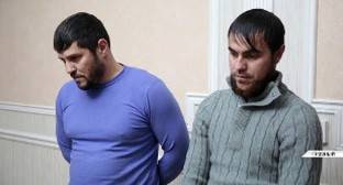 Пользователи соцсети раскритиковали мужчин из Чечни за визит к колдунье
