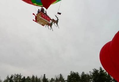 Воздушный шар с Дедом морозом и оленями пролетел над Семеновом