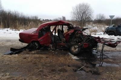 В аварии на дороге в Тверской области погибли два человека