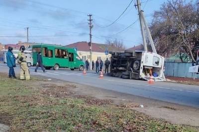 В станице Каневской в ДТП перевернулась карета скорой помощи