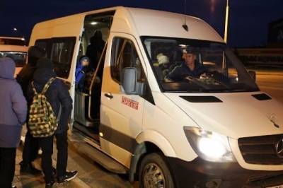 В Озерске из-за конфликта властей и перевозчика жители остались без автобусов