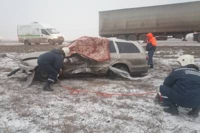 Женщина пострадала в аварии на заснеженной трассе Ростов-Таганрог