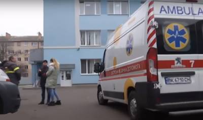 В Киеве пьяный пациент напал на медиков скорой: женщин увезли в больницу с серьезными травмами