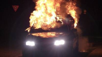 Пассажиры подожгли такси в Татарстане из-за нежелания платить за проезд