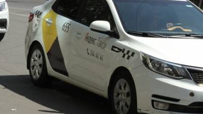 Жители Тюмени отмечают рост цен на такси почти на 15%