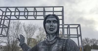 Памятник "перепуганной Аленке" демонтировали из-за хейта и критики