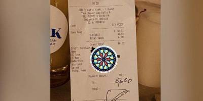 В США посетитель ресторана оставил $5600 чаевых. Он хотел, чтобы все работники могли купить подарки своим детям