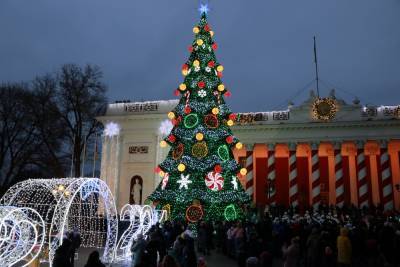 Открытие главной елки Одессы наделало шума, в мэрии решили оправдаться: "всему виной..."
