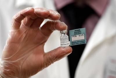 В ЕС разрешили применить первую вакцину от коронавируса