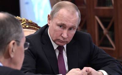 Путин потребовал от Минобороны подготовить ответ на размещение западными странами РСМД