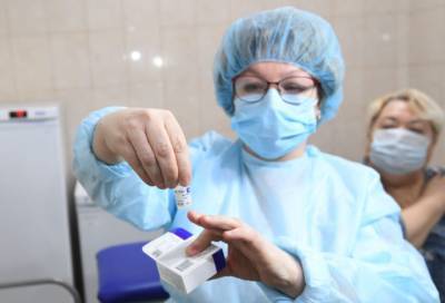 В Ленобласти прививку от коронавируса поставили еще 95 медработников
