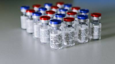 Российская вакцина "Спутник V" справится с любыми мутациями коронавируса