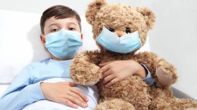 Ученый счел новый штамм коронавируса более опасным для детей