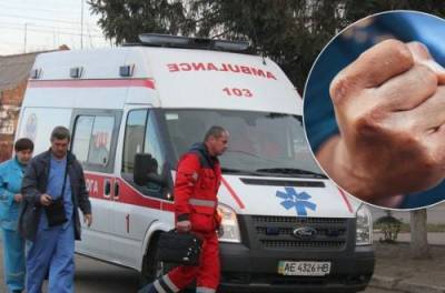 Буйный пациент избил врачей скорой помощи: доктора попали на больничную койку