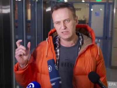 Видео разговора Навального с возможным участником группы, готовившей покушения на него, набрало уже более 3,2 млн просмотров