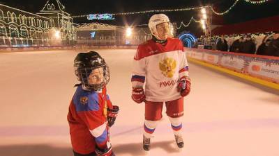 Мечты сбываются: Путин вышел на лед с девятилетним Димой