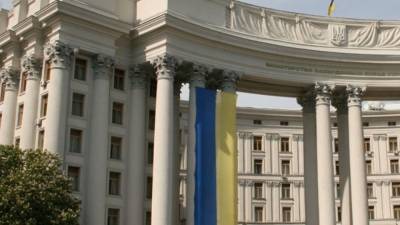 Украина продолжит борьбу за получение западной вакцины от COVID-19