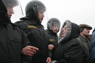 В России предложили запретить митинги у зданий экстренных служб