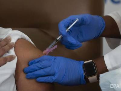 В США началась вакцинация от коронавируса препаратом компании Moderna