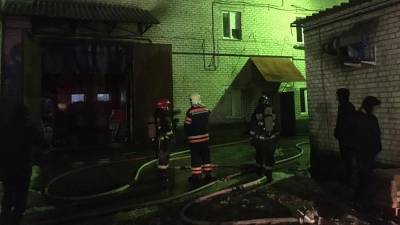 Пожарные ликвидировали открытое горение на складе в Апрелевке