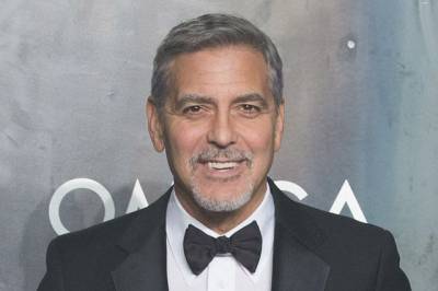 Клуни рассказал, почему его дети верят в Санта Клауса