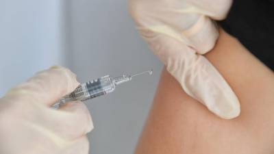 Роспотребнадзор сообщил о вакцинации от гриппа 56,7% населения РФ