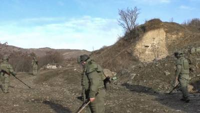 За сутки российские миротворцы разминировали около 10 га земли в Карабахе