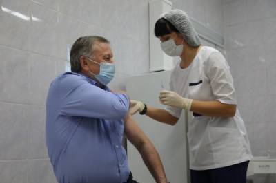 В РФ более 56% населения сделали прививку от гриппа