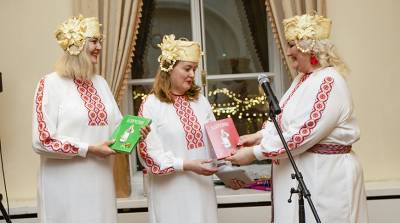 Белорусское культурное общество "Пялёстак" провело в Таллине рождественскую встречу